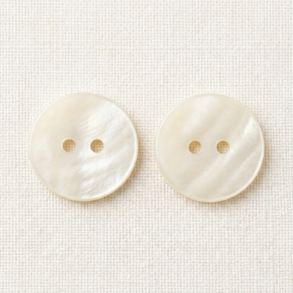 White Clam Pearl 300 2-Hole Button